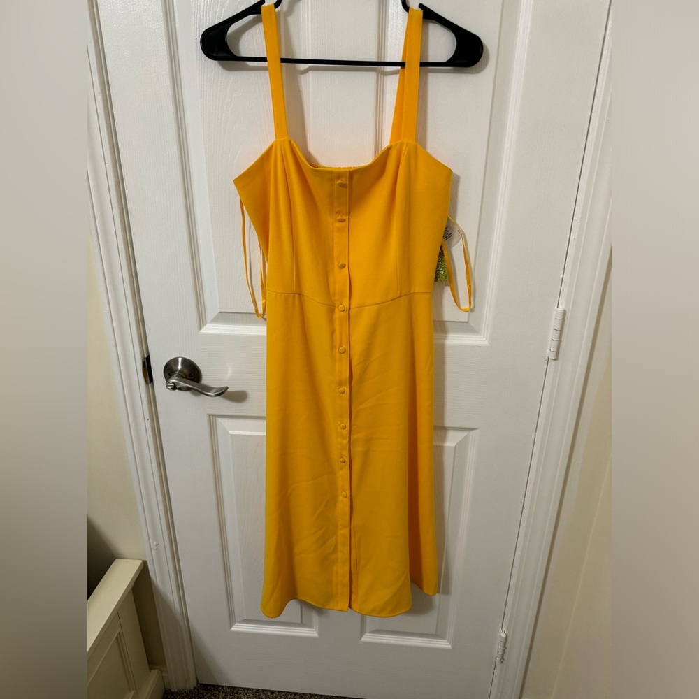 *NWT* Golden Yellow Gianni Bini Women’s Dress
